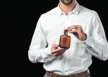 Os 4 perfumes masculinos importados que fixam o dia inteiro e mais rendem elogios em encontros e dates