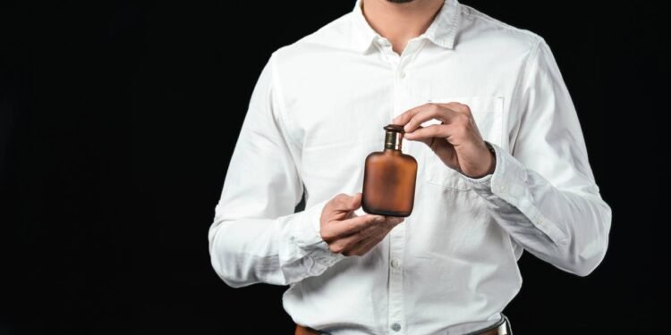 Os 4 perfumes masculinos importados que fixam o dia inteiro e mais rendem elogios em encontros e dates