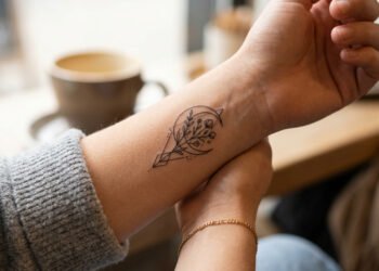 5 ideias de tatuagens discretas para primeira tattoo e onde fazer sem dor intensa