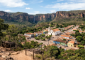 O paraíso místico a apenas 65 km de Cuiabá fascina com imensos paredões de arenito, grutas raras e pinturas rupestres milenares