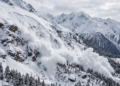 Provérbio indiano do dia: “Nenhum floco de neve se sente responsável pela avalanche.”