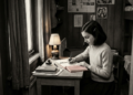Frase do dia de Anne Frank, “Quem é feliz faz os outros felizes também”