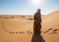Provérbio árabe do dia: "quem aprende a caminhar no deserto entende o valor da paciência antes de chegar ao oásis".