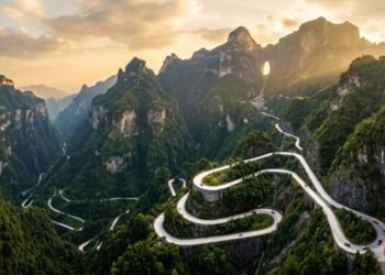 Tianmen Mountain Road, a estrada mais sinuosa e perigosa do mundo