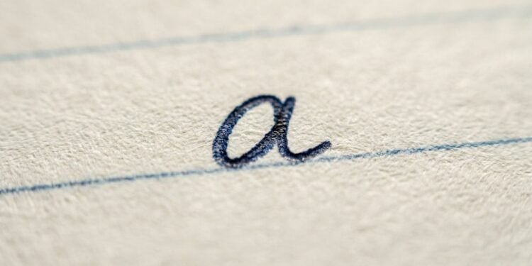 Como uma pessoa mentirosa escreve a letra "A", segundo a grafologia
