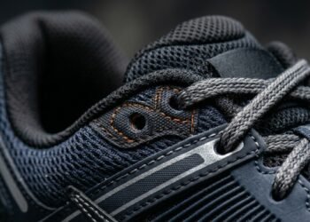 Furos extras nos tênis de corrida e biomecânica