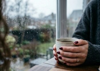 Os batons escuros mais elegantes do inverno que deixam qualquer maquiagem sofisticada