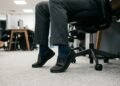 O simples ato de fazer elevação de panturrilha sentado funciona como um motor extra para proteger o coração no trabalho