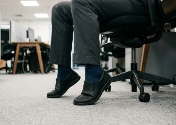 O simples ato de fazer elevação de panturrilha sentado funciona como um motor extra para proteger o coração no trabalho