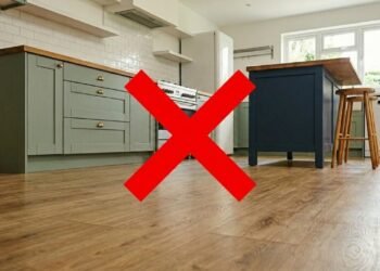 Não é piso vinílico nem porcelanato comum, o revestimento líquido que seca em 24 horas e pode ser derramado diretamente sobre o piso velho da cozinha