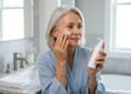 Dermatologistas revelam o hábito diário que ajuda a combater a flacidez após os 40 anos