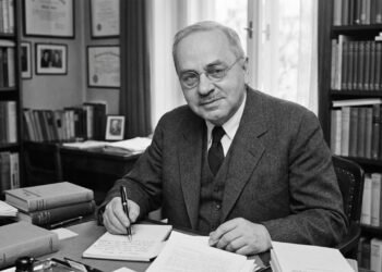 Alfred Adler afirmou: “Ter coragem de ser imperfeito é o começo da liberdade”, uma reflexão que desafia a busca pela perfeição