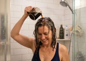 Como pintar o cabelo sem usar tinta: todos os fios brancos serão tonalizados naturalmente