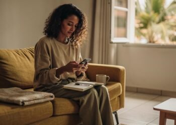 A psicologia aponta que adultos que respondem mensagens com horas de atraso não são desinteressados, eles aprenderam na infância que precisavam de espaço para processar emoções