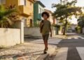 A psicologia diz que as gerações nascidas dos anos 60 e 70 tornaram-se mais resilientes não por melhor criação, mas por uma negligência benigna que obrigou as crianças pequenas a se auto-regular e resolver problemas