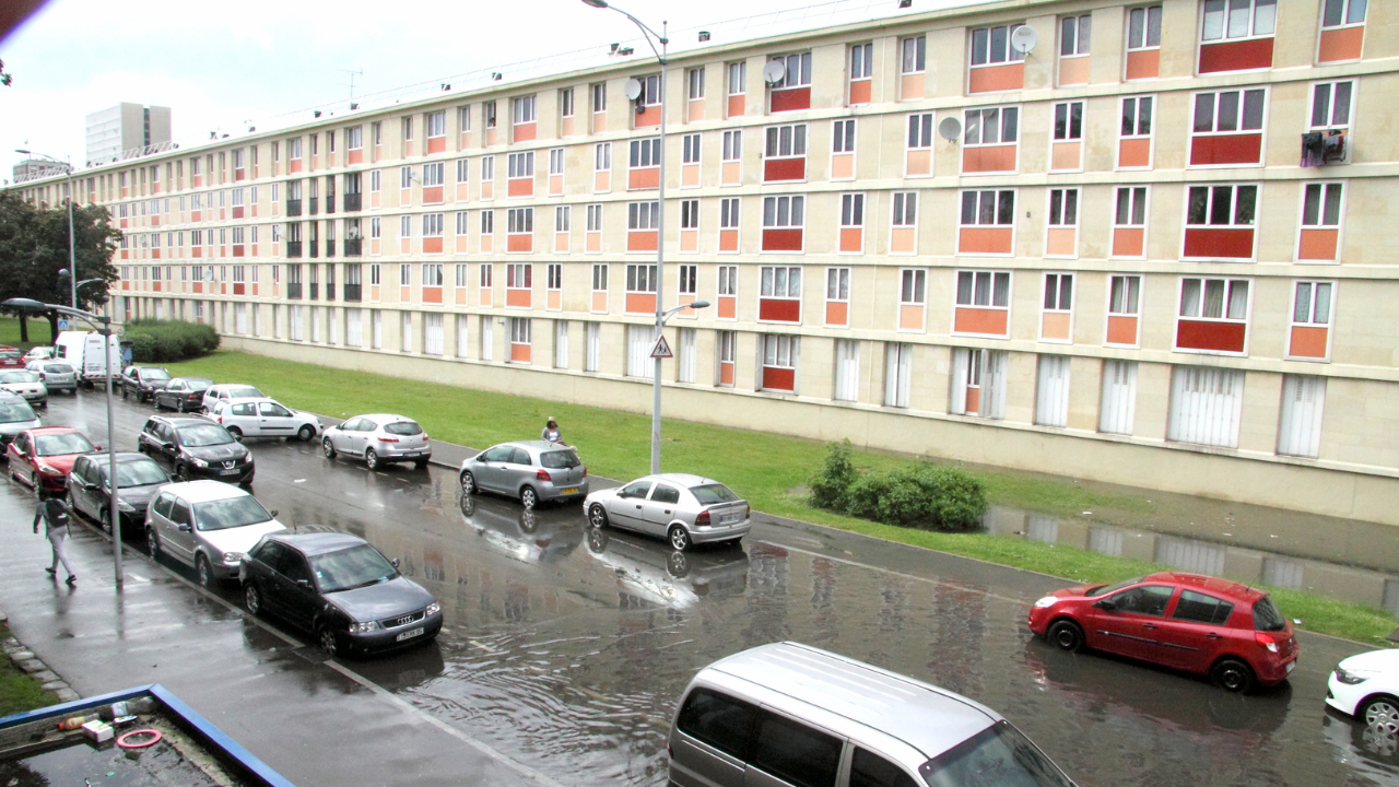 Na França, quem é pobre vive em “favelas” com infraestrutura e acesso superior a de muitas cidades pelo mundo