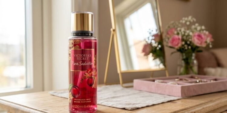 As fragrâncias doces desenvolvidas pela Victoria’s Secret utilizam uma combinação estratégica de extratos