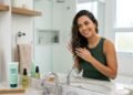 Produtos leves e poderosos para definir cabelos ondulados sem pesar nem endurecer
