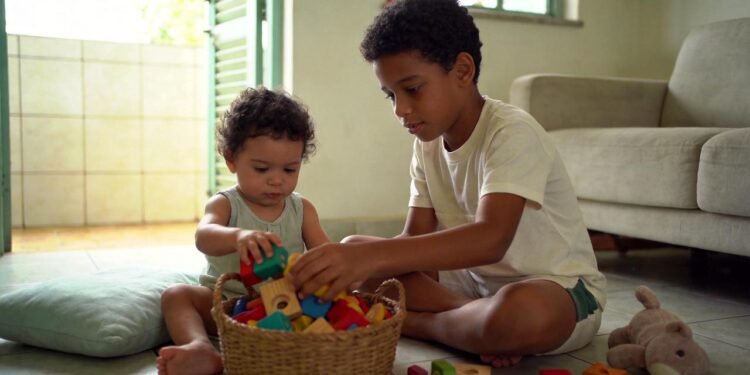 Estudos atuais mostram que crianças que ajudavam a cuidar diariamente de irmãos mais novos estavam desenvolvendo o que hoje é chamado de empatia avançada