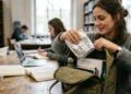 papel alumínio na mochila