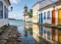 Uma cidade encantadora onde o mar invade as ruas de propositalmente para limpar tudo conquista turistas com seu patrimônio histórico no Brasil