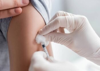 vacina que deixa cicatriz no braço