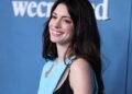 Frase do dia da atriz Anne Hathaway: “Licença parental remunerada é sobre criar liberdade para definir papéis, em vez de tê-los definidos por nós”