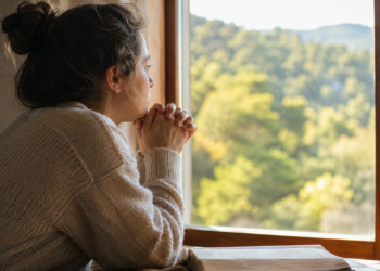 Santa Faustina nos ensina que, em dias de aridez espiritual, "confiar na misericórdia de Deus vale mais do que tentar parecer forte diante da oração”