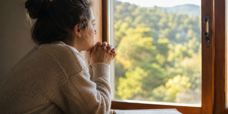 Santa Faustina nos ensina que, em dias de aridez espiritual, "confiar na misericórdia de Deus vale mais do que tentar parecer forte diante da oração”