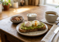 Nutricionista explica: o lanche da tarde que sustenta de verdade não começa com biscoito, começa com proteína e gordura boa