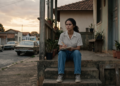 A psicologia afirma que aqueles nascidos entre 1960 e 1970 não se tornaram fortes por causa da educação que receberam, mas sim porque lidaram com conflitos e emoções sem a ajuda de adultos