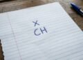 A palavra que muita gente acha que tem 'X' mas é com 'CH'
