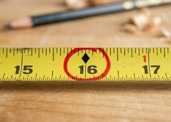 Quase ninguém sabe o que significa os losangos pretos na fita métrica e por que eles estão lá