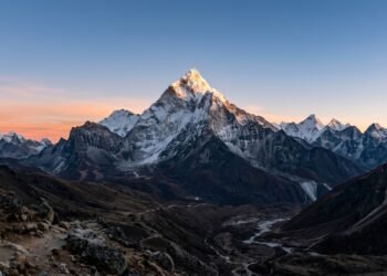 Por que não existem montanhas acima de 9.000 metros: a ciência explica o "teto" da Terra
