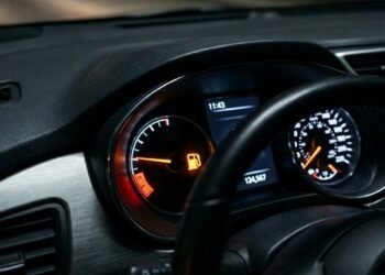 Quantos quilômetros seu carro ainda roda quando a luz da reserva acende
