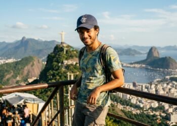 O que significa usar boné todos os dias, segundo a psicologia