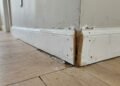 Pouca gente percebe que o rodapé errado pode deixar a casa com cara de obra inacabada mesmo depois da reforma