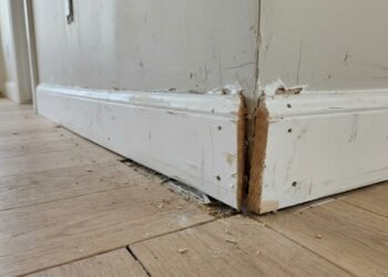 Pouca gente percebe que o rodapé errado pode deixar a casa com cara de obra inacabada mesmo depois da reforma