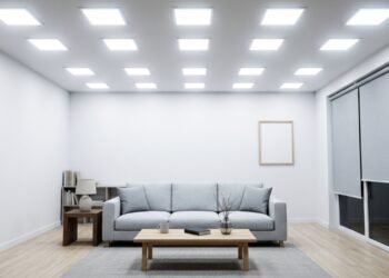 A luz branca na sala pode deixar tudo mais visível e ainda assim acabar com o conforto da decoração