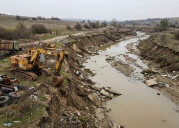 Fazendeiro removeu toneladas de cascalho de um rio protegido e agora passará 30 anos reparando