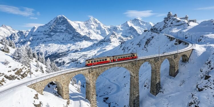 Mais de 3400 metros de altura, o país que abriga a ferrovia mais alta da Europa