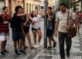 A psicologia explica por que os adolescentes zombam dos adultos, a crítica pode ser um exercício de diferenciação e afirmação de identidade
