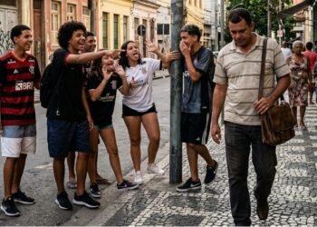 A psicologia explica por que os adolescentes zombam dos adultos, a crítica pode ser um exercício de diferenciação e afirmação de identidade