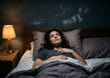Segundo a psicologia, pessoas que criam cenários imaginários antes de dormir não estão apenas se distraindo, mas também processando emoções, reorganizando pensamentos e tentando dar sentido às experiências do dia em um nível mais profundo da mente