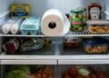 Demorei, mas finalmente entendi por que preciso colocar papel-toalha dentro da geladeira