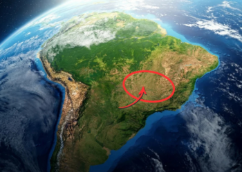 Com águas que chegam a 58 °C, essa cidade conquistou a NASA e virou um dos maiores polos turísticos do país