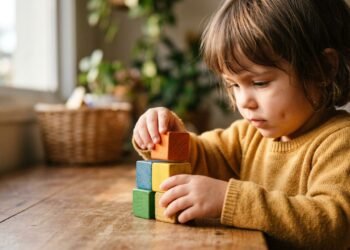 A psicologia afirma que quem aprendeu cedo a cuidar dos próprios horários ficou mais disciplinado na vida adulta, não por talento natural, mas porque treinou rotina, prioridade e compromisso desde cedo
