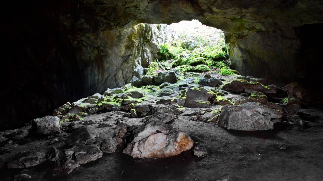 caverna pré-histórica selada