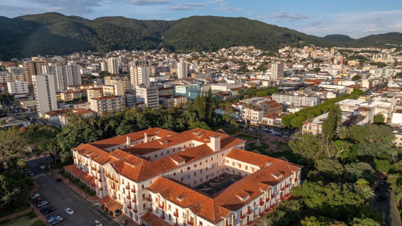 cidade no vulcão