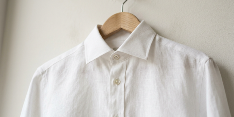 Por que os botões das camisas masculinas e femininas ficam de lados opostos? A razão é histórica